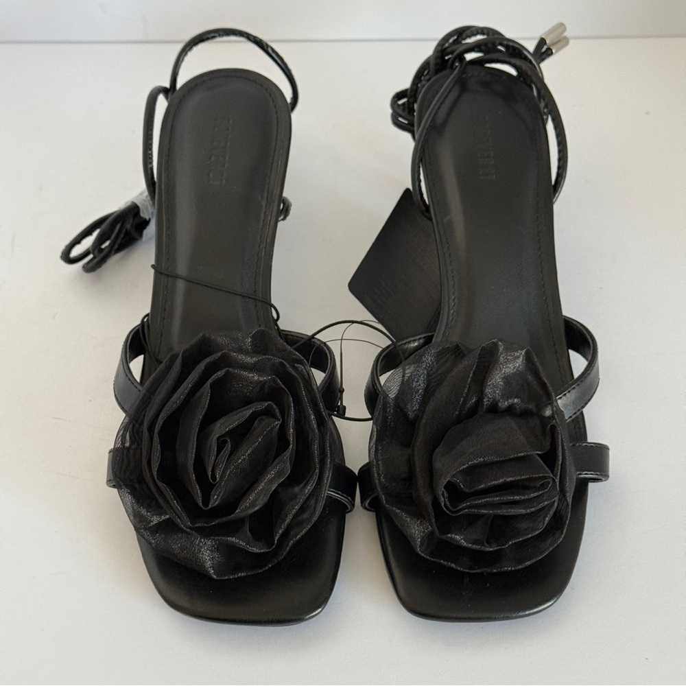 Forever 21 Rosette Lace-Up Kitten Heels NWT Size 6